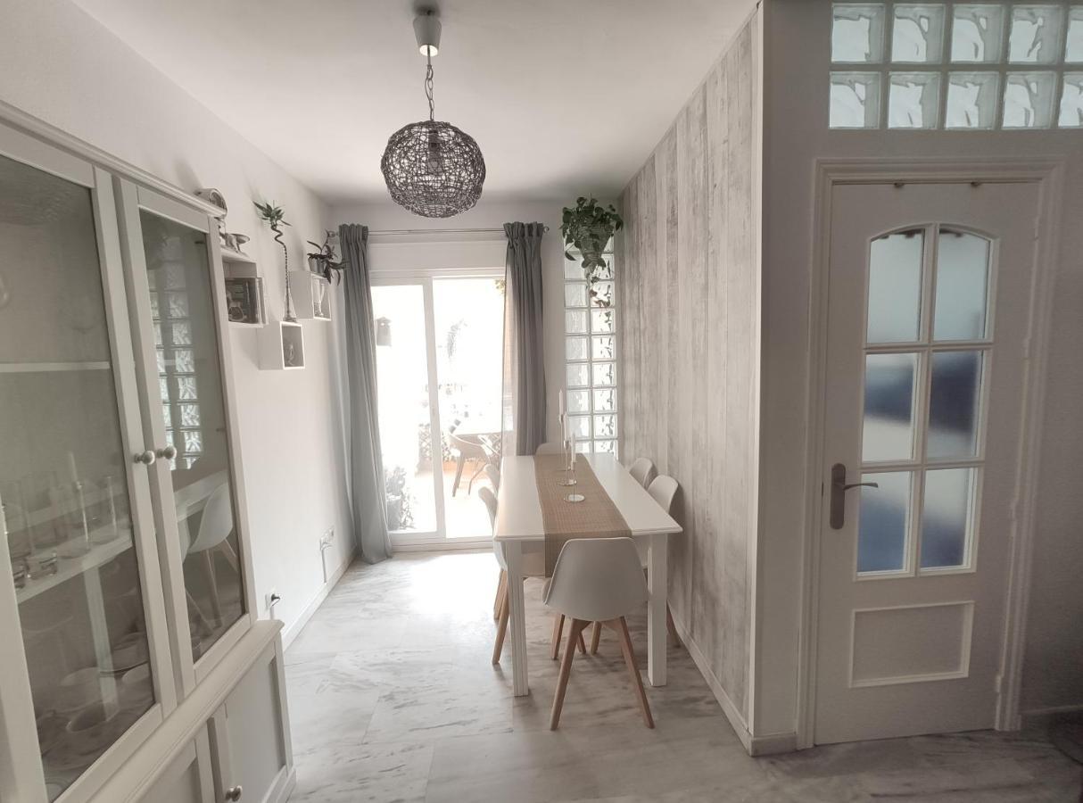 Ferienwohnung Apartamento Nuevo A 50 M. De La Playa Morche Exterior foto
