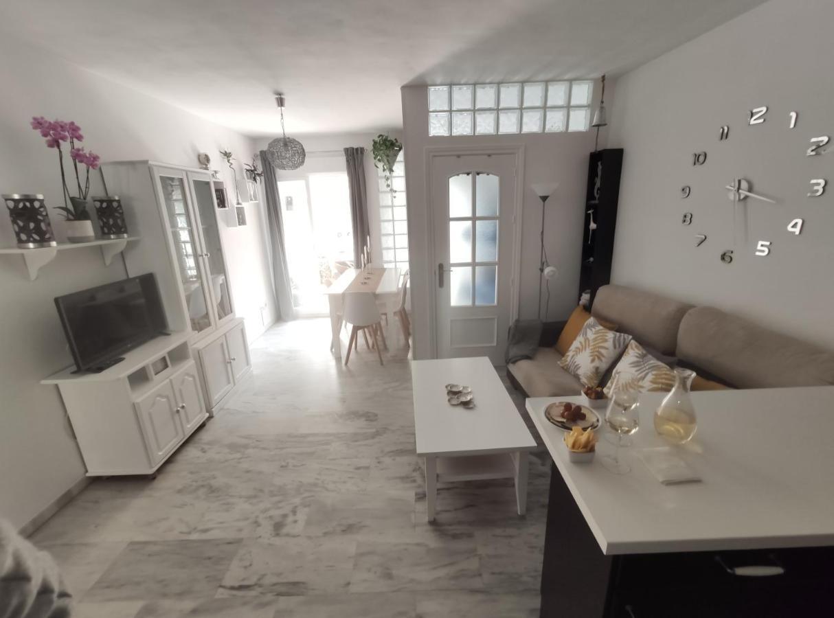 Ferienwohnung Apartamento Nuevo A 50 M. De La Playa Morche Exterior foto