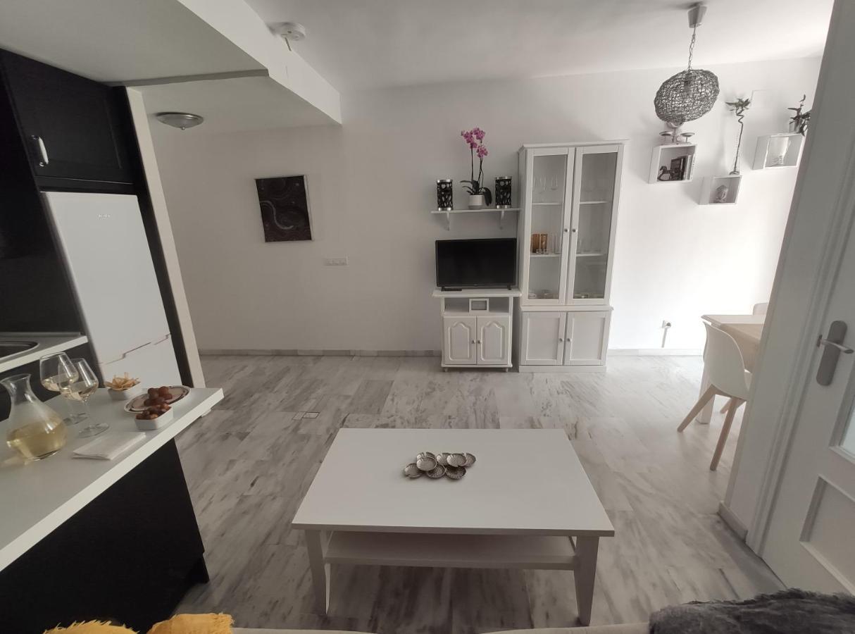 Ferienwohnung Apartamento Nuevo A 50 M. De La Playa Morche Exterior foto