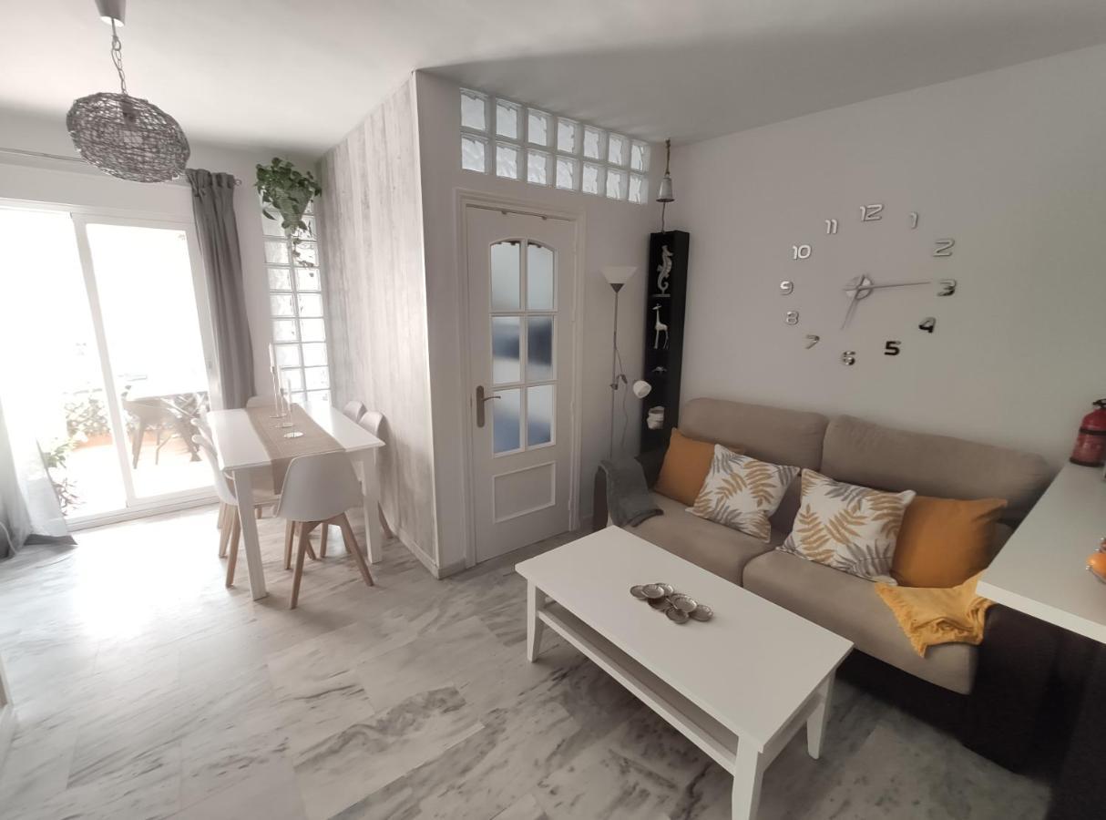Ferienwohnung Apartamento Nuevo A 50 M. De La Playa Morche Exterior foto